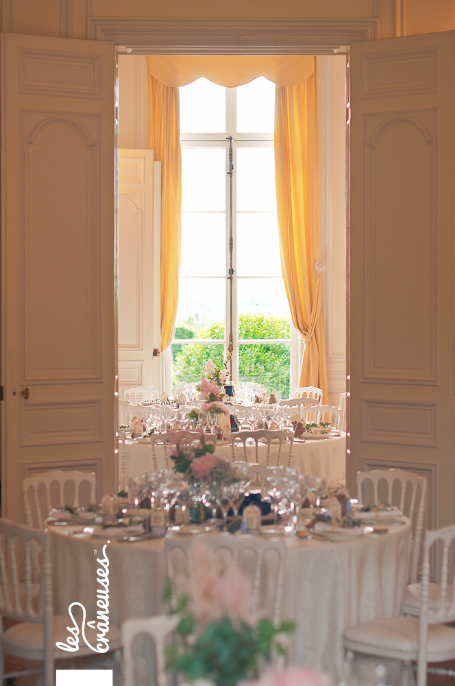 Mariage romantique - décoration - Mariage en rose - Mariage rétro - Château Santeny - Wedding planner - Les crâneuses - Décoration table