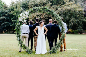 Cérémonie laïque - Château Couturelle - Décoration mariage cérémonie végétale - Arche végétale - Arche arrondie - Cérémonie en plein air- Les crâneuses - Arras - Lille - Amiens