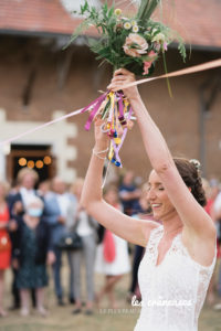 Mariage Voutes du Plessier - Jeu des rubans - Lancé du bouquet - Mariage champêtre - Les crâneuses